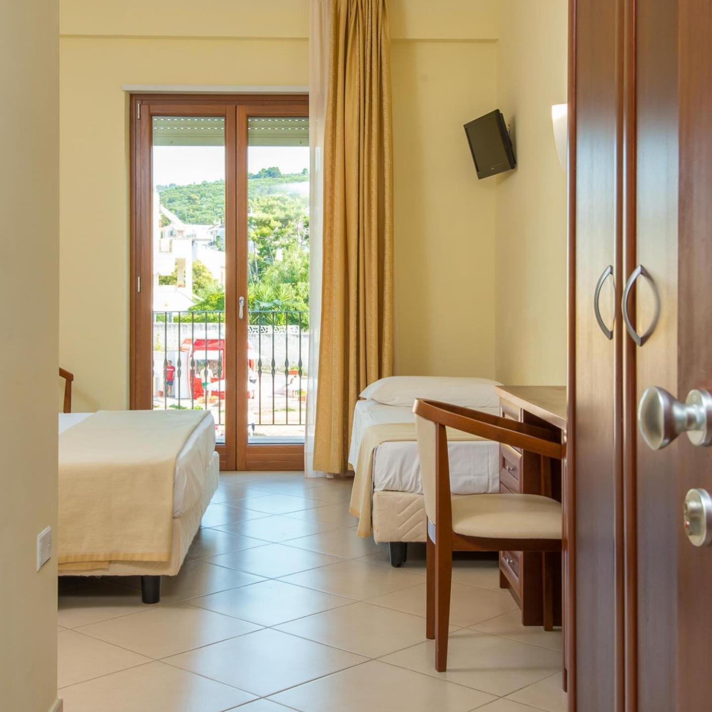 Hotel Orchidea Blu San Menaio Exterior foto